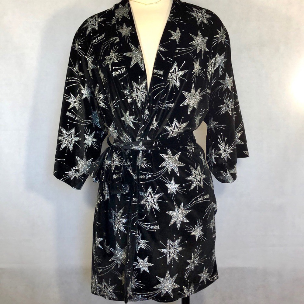 NWT🎁🎄Victoria’s Secret Velvet Black Robe - Picture 3 of 8